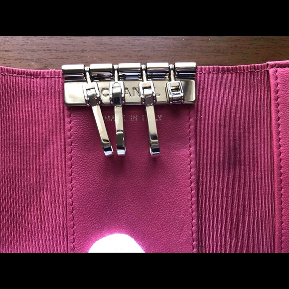 Authentic Chanel pink key holder - Picture 6 of 7